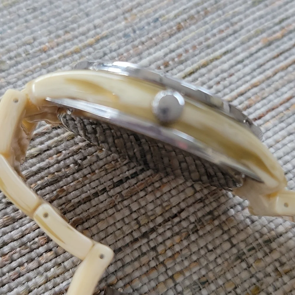 𝅺RELIC Bone Beige Band with Rhinestones around face and at Points Around Dial